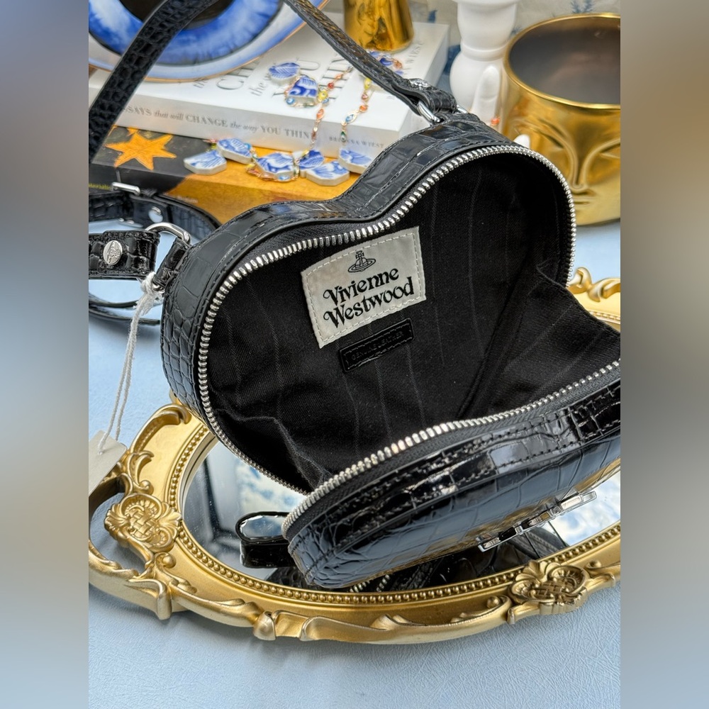 🆕 VIVIENNE WESTWOOD 🧿 NWT Ella Mini Heart Backpack, Black Croc - AUTHENTICATED - Picture 9 of 16